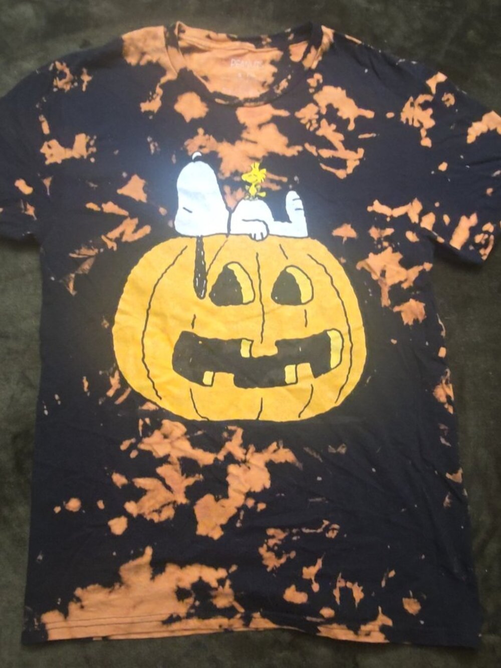 Peanuts Snoopy Woodstock Pumpkin Halloween Bleach Tie Dye T-Shirt Small